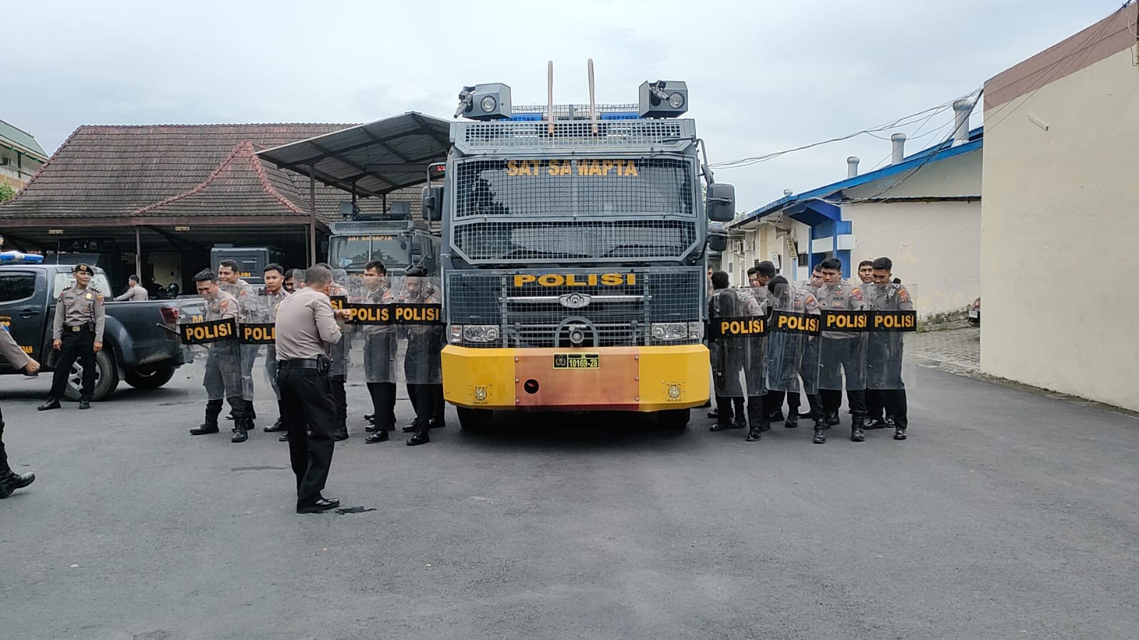 polrestabes-medan-gelar-latihan-dalmas