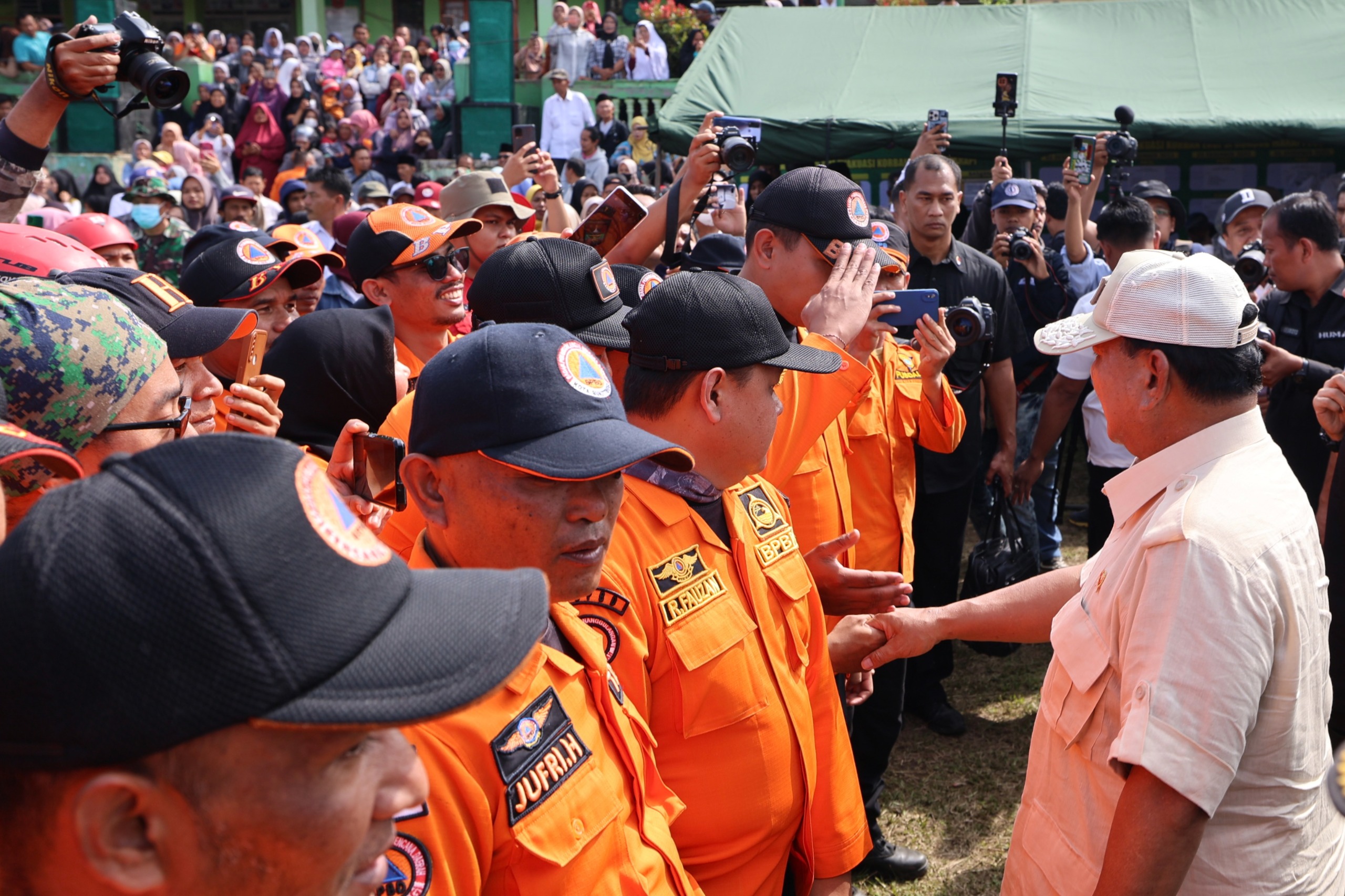 prabowo-apresiasi-kerjasama-erat-semua-pihak-bantu-korban-erupsi-gunung-marapi