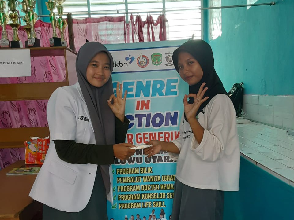 pik-r-generik-hadirkan-program-penyediaan-pembalut-gratis-bagi-siswi-sman-4-luwu-utara