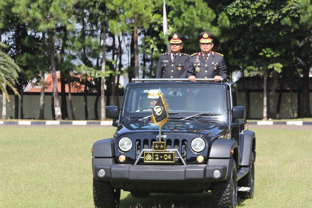 wakalemdiklat-polri-lantik-1.290-bintara-menjadi-perwira-polri