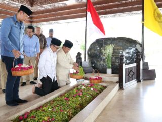 Kehadiran Prabowo di Blitar Disambut Antusias Warga, Teriakan ‘Presiden’ Menggema