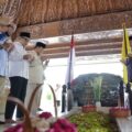 ziarah-ke-makam-bung-karno,-prabowo-disambut-antusias-para-peziarah