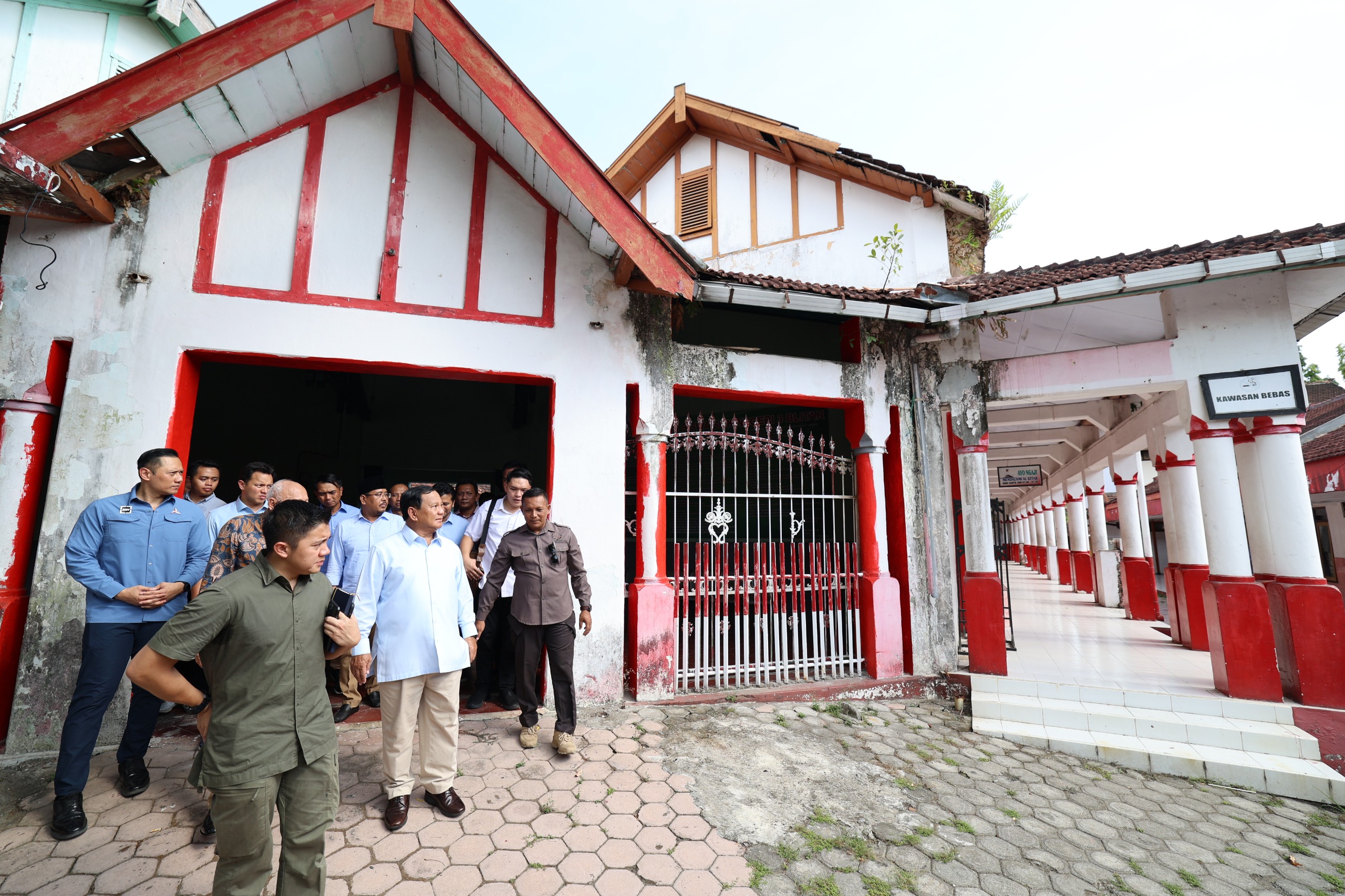 didampingi-tinton-suprapto,-prabowo-berkunjung-ke-museum-peta-di-kota-blitar