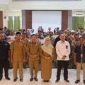 bupati-indah-putri-indriani-menyerahkan-sk-pensiun-kepada-52-asn-di-lingkup-pemda-luwu-utara