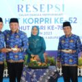 bupati-dan-wakil-bupati-sampang-hadiri-hut-korpri-dan-pgri-ke-52-tahun