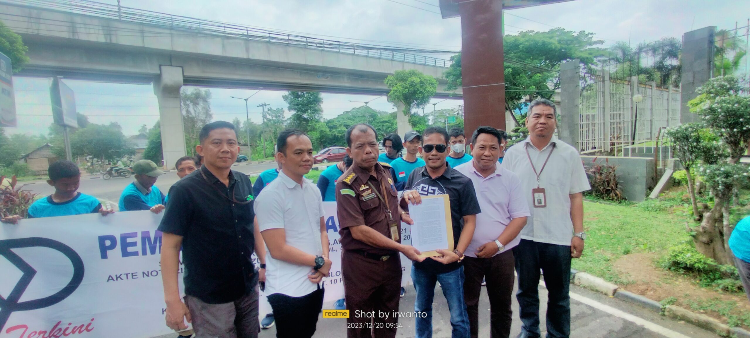 pst-gelar-aksi-damai-di-kantor-kejati-sumsel-pertanyakan-progres-laporan-yang-telah-disampaikan