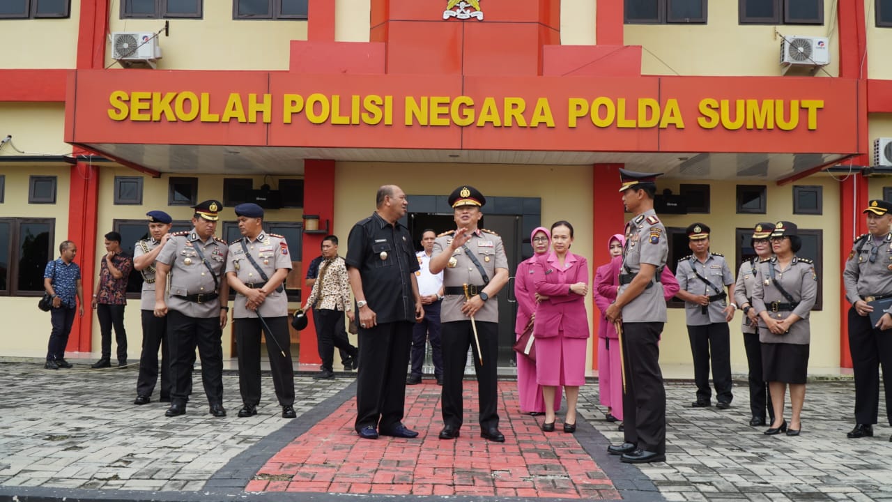 plt-bupati-langkat-&-kapolda-sumut-hadiri-penutupan-pendidikan-bintara-polri-spn-hinai