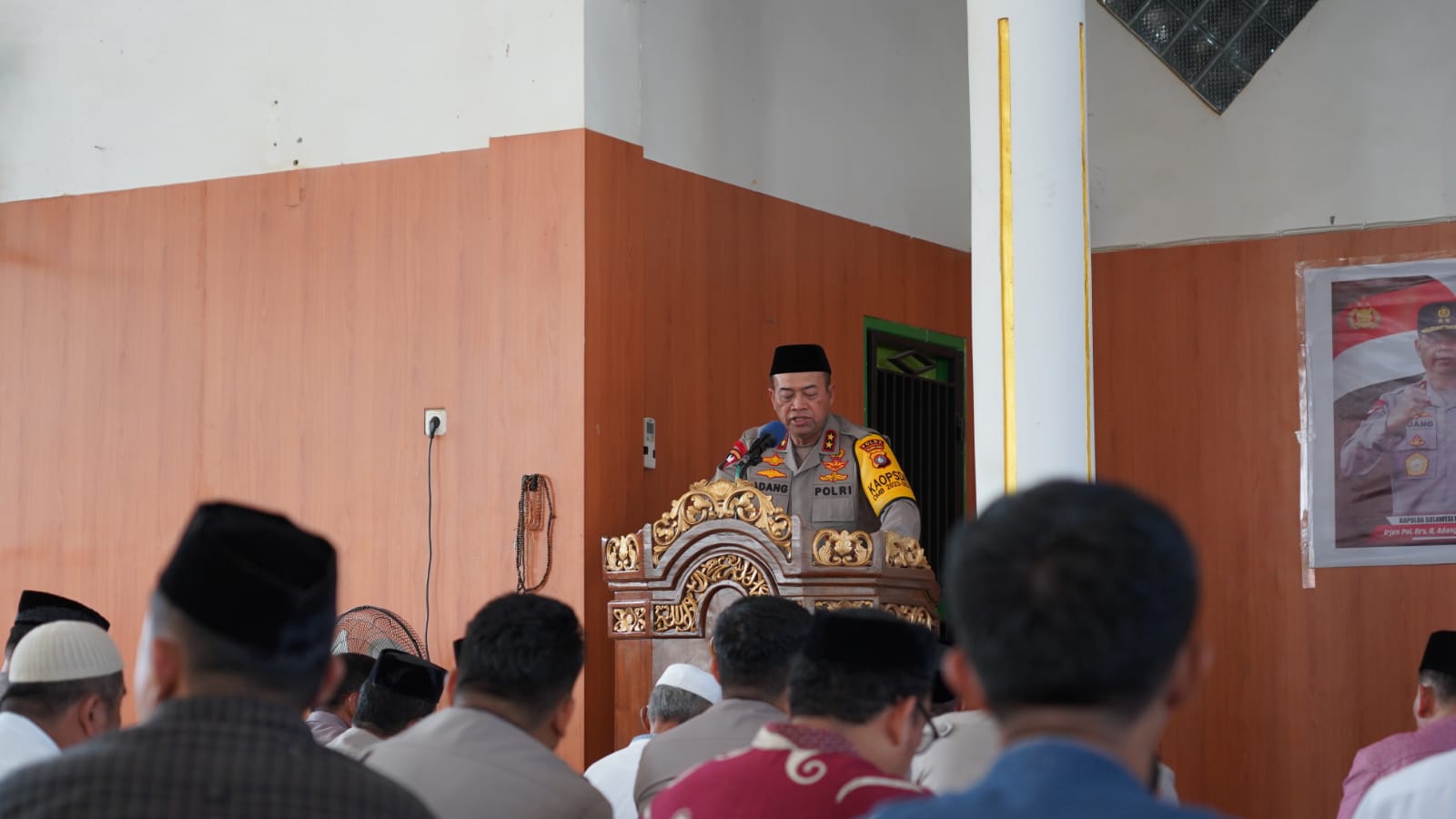 kapolda-sulbar-gelar-jumat-curhat-di-masjid-nurul-anhar-mamuju