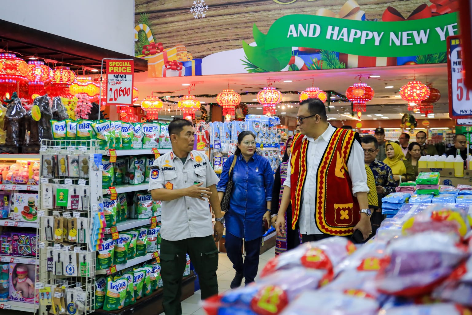 jelang-nataru,-tim-gabungan-pemko-medan-monitoring-makanan-kadaluarsa