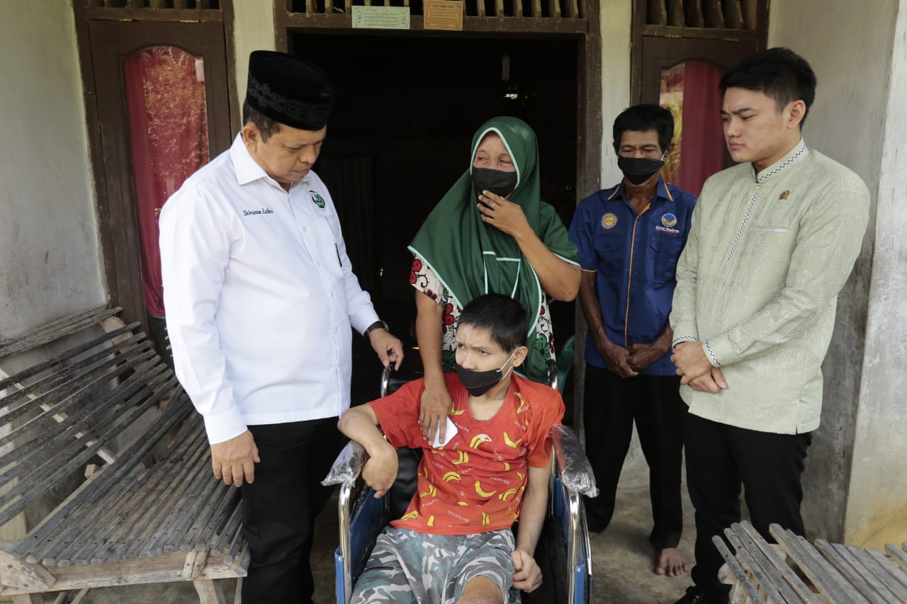 di-bawah-kaki-gunung-leuser,-sang-pejuang-duafa-bantu-penyandang-disabilitas