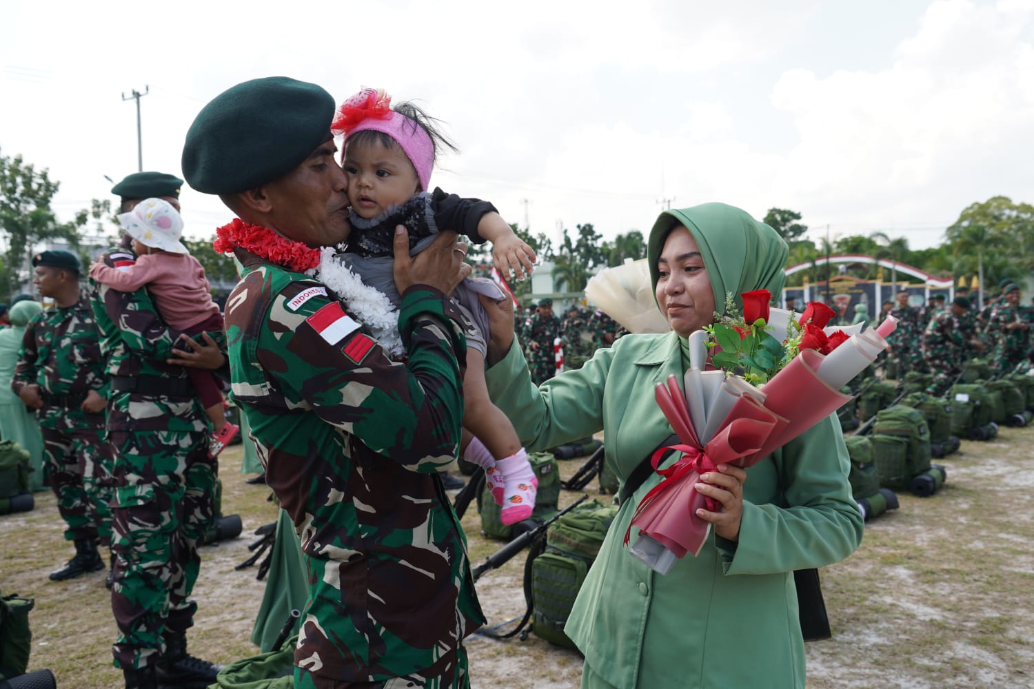 danrem-102/pjg-sambut-kedatangan-satgas-yonif-631/atg-dari-papua