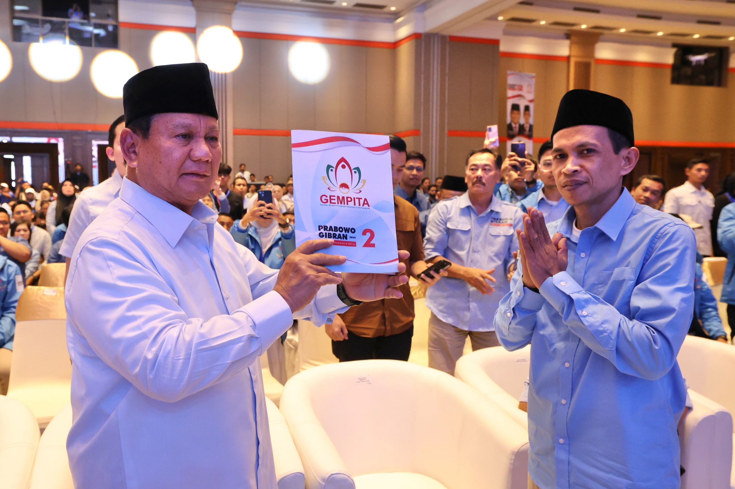 prabowo-ceritakan-keputusan-pilih-gibran-sebagai-cawapres:-sempat-dihina-anak-ingusan