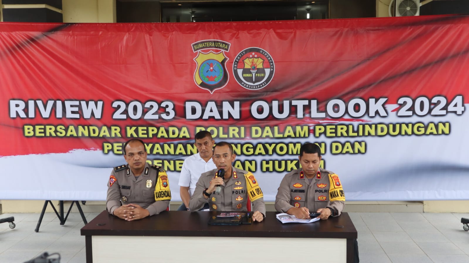 kapolres-sergai-akbp-oxy-yudha-pratesta,-sik.,-pimpin-press-release-akhir-tahun-2023