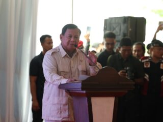 Prabowo Tugaskan Unhan RI Kaji Solusi Rumah Warga yang Terdampak Naiknya Air Laut