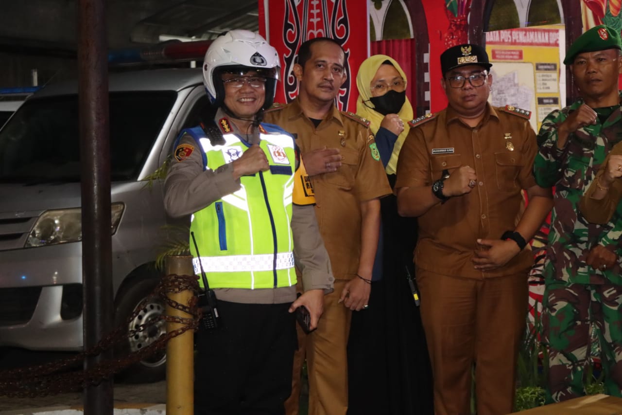 amankan-malam-tahun-baru,-kapolrestabes-medan-ikut-patroli-bersama-forkopimda-sumut