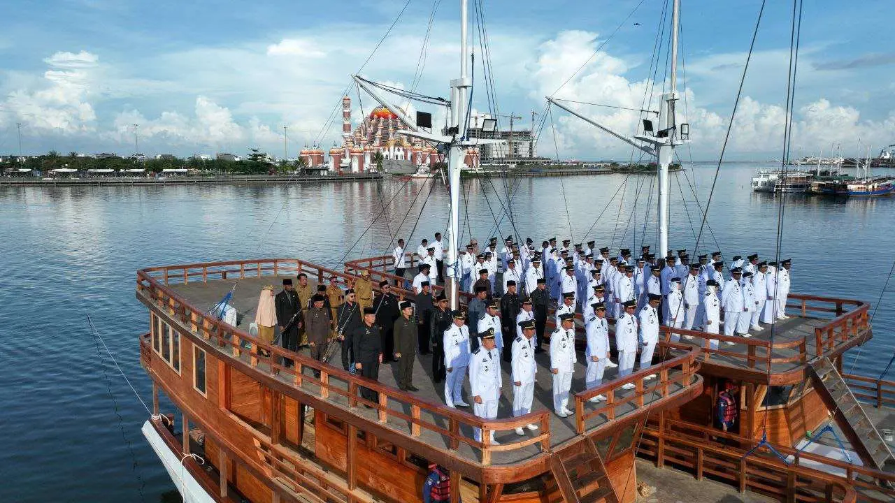 pinisi-adama-tungguma,-saksi-pengambilan-sumpah-pejabat-lingkup-pemkot-makassar