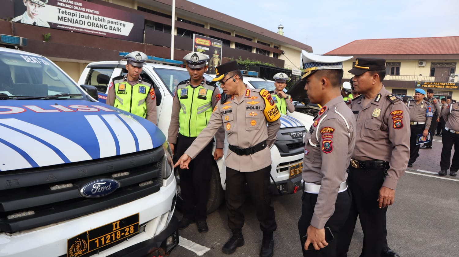 kapolrestabes-medan-hadiri-landscape-lampu-pocong-di-kejari-medan