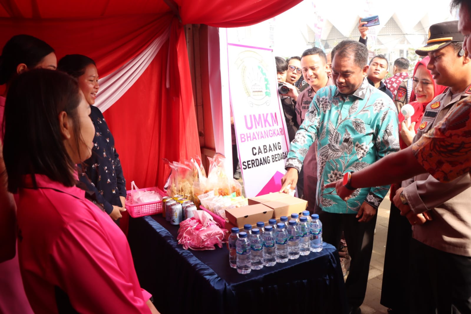 bupati-dan-wabup-buka-pameran-pembangunan-dan-bazar-umkm-meriahkan-hari-jadi-ke-20-sergai