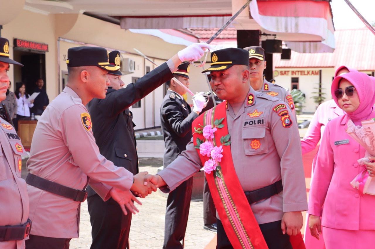 welcome-dan-farewell-parade-pisah-sambut-kapolres-mamasa