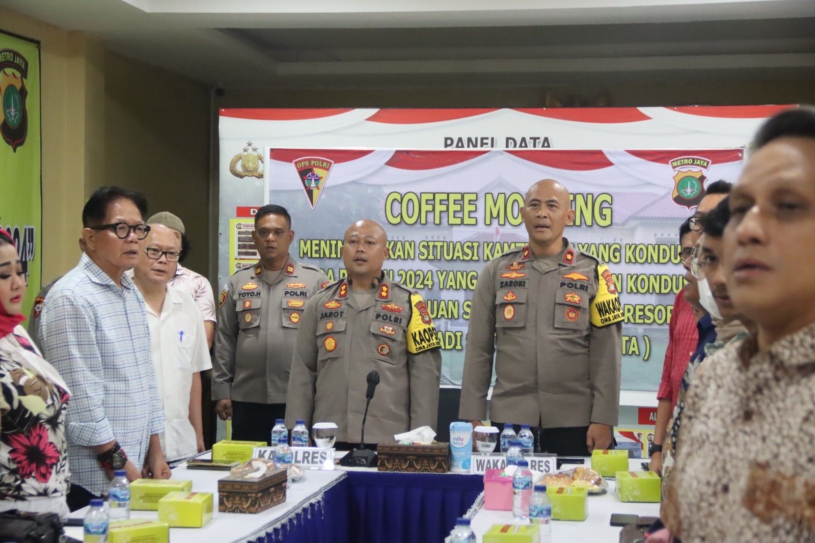 coffee-morning-kapolres-kepulauan-seribu-jalin-sinergtasi-dengan-pengelola-resort-dan-travel-wisata-untuk-pemilu-2024-yang-aman-dan-kondusif