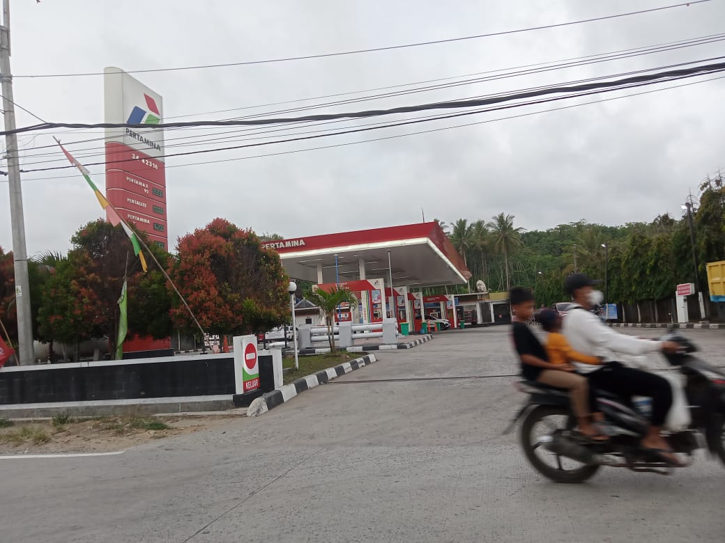 kurang-pasokan-bbm-dari-pertamina-sejumlah-spbu-di-lebak-selatan-alami-kekosongan