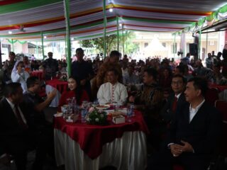 Kapolrestabes Medan Hadiri Undangan Open House Uskup Agung Mgr Kornelius Sipayung di Jalan Hayam Wuruk