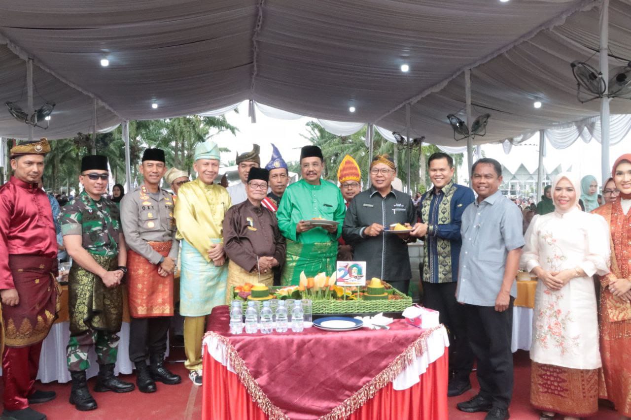 puncak-perayaan-hari-jadi-ke-20-kabupaten-sergai-bertabur-hadiah-dan-penghargaan