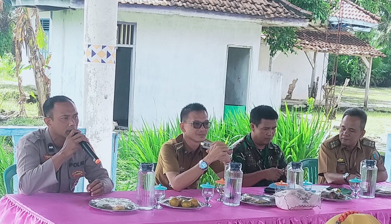 menjelang-kontestasi-pemilu-2024,-polisi-sambangi-forkopimcam-di-bahuga