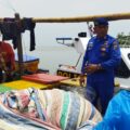 mendapat-informasi-pengungsi-rohingya-masuk-ke-perairan-sergai,-satpol-airud-polres-sergai-turun-ke-lokasi