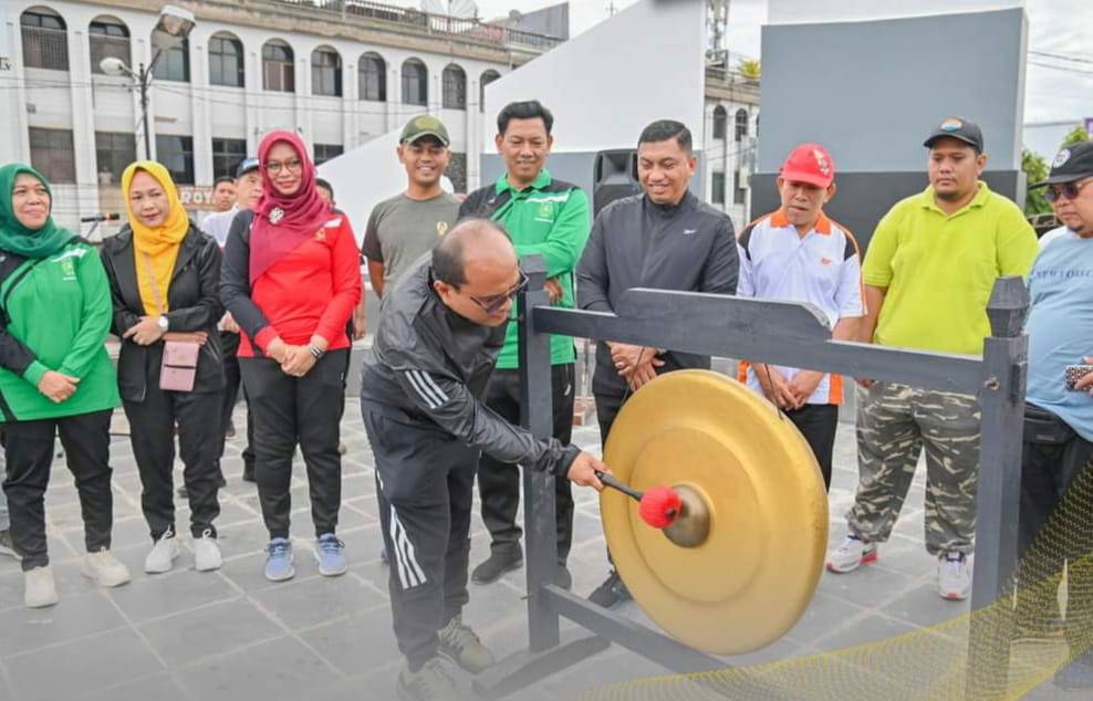 pj-walikota-padangsidimpuan-letnan-dalimunthe-resmikan-renovasi-alun-–-alun-alaman-bolak-padangsidimpuan