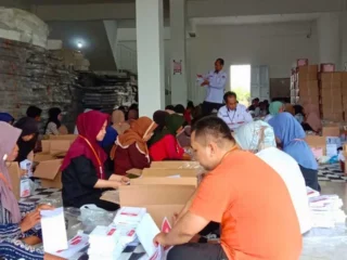 KPU Jeneponto Temukan Puluhan Surat Suara Rusak di Hari Pertama-Kedua Pelipatan & Penyortiran