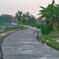 jalan-cor-beton-desa-mediyunan,-mempermudah-akses-warga