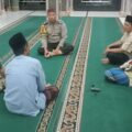 dekatkan-diri-kepada-masyarakat,-personel-polres-tebing-tinggi-melaksanakan-subuh-keliling