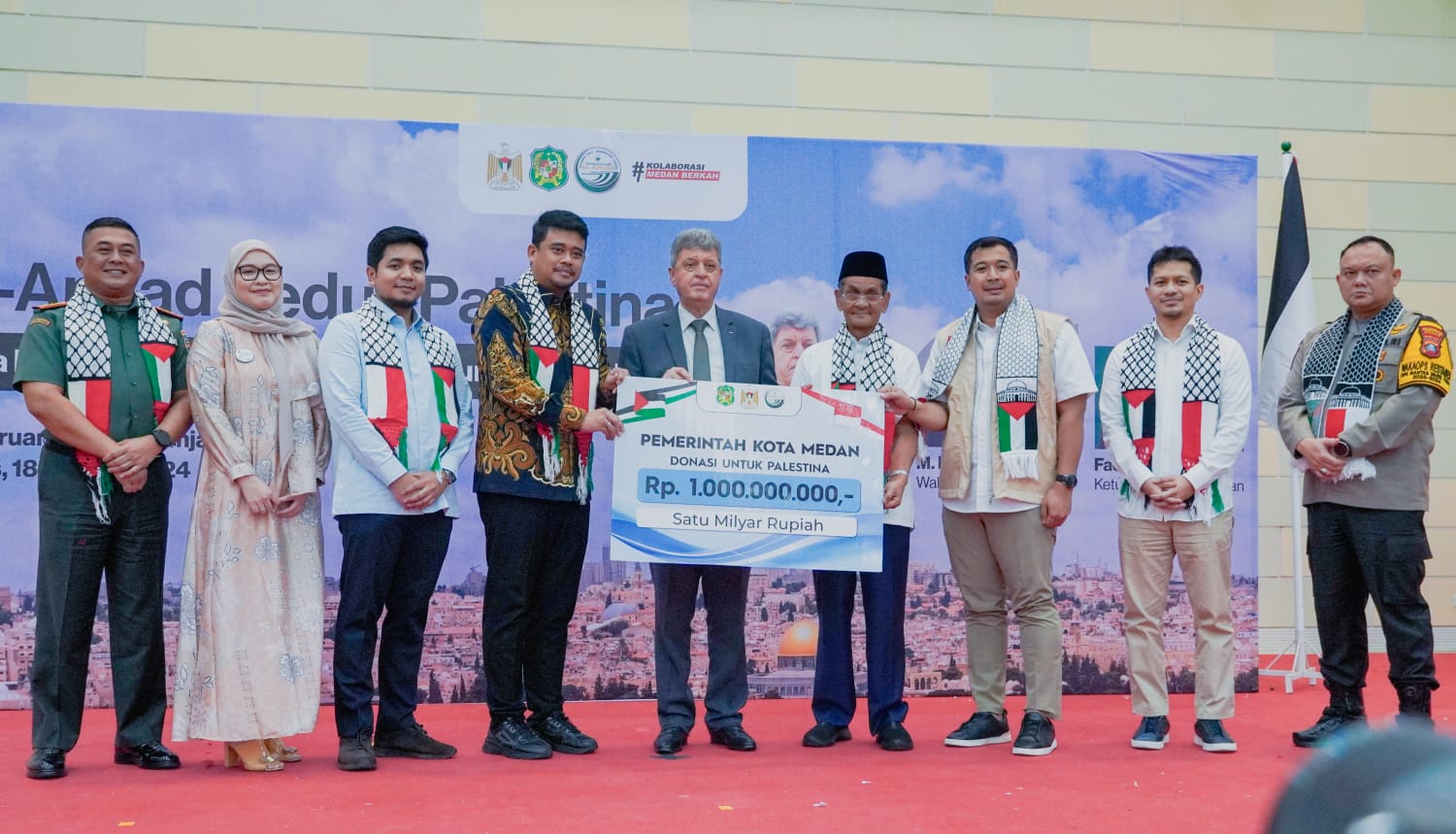 kecam-keras-aksi-israel-atas-palestina,-bobby-nasution-serahkan-donasi-pemko-medan-rp.1-m