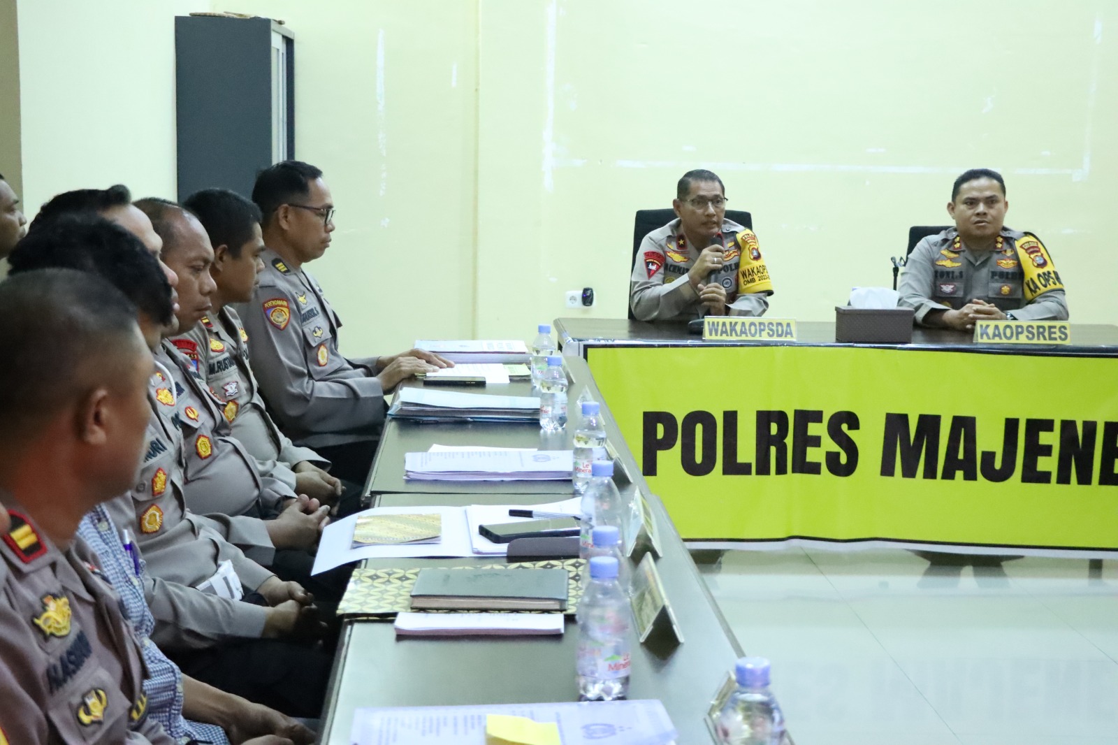 pantauan-ke-polres-majene,-wakapolda-sulbar-:-kita-komitmen-jaga-keamanan-pemilu-dan-netralitas