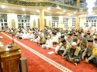 tni,-polri,-pemda-dan-komponen-masyarakat-jeneponto-gelar-sholat-subuh,-do’a-dan-dzikir-bersama