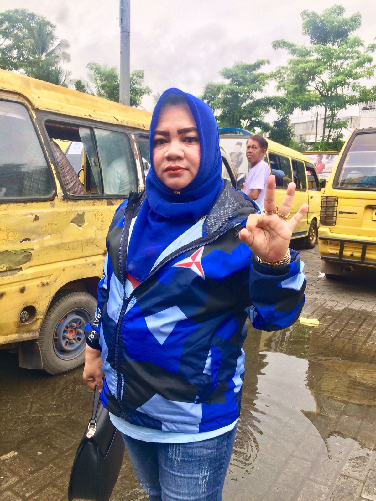 hjmasriah.spd-caleg-dprd-kota-banjarmasin,-turut-hadir-dalam-kedatangan-capres-prabowo-subianto-di-banjarbaru