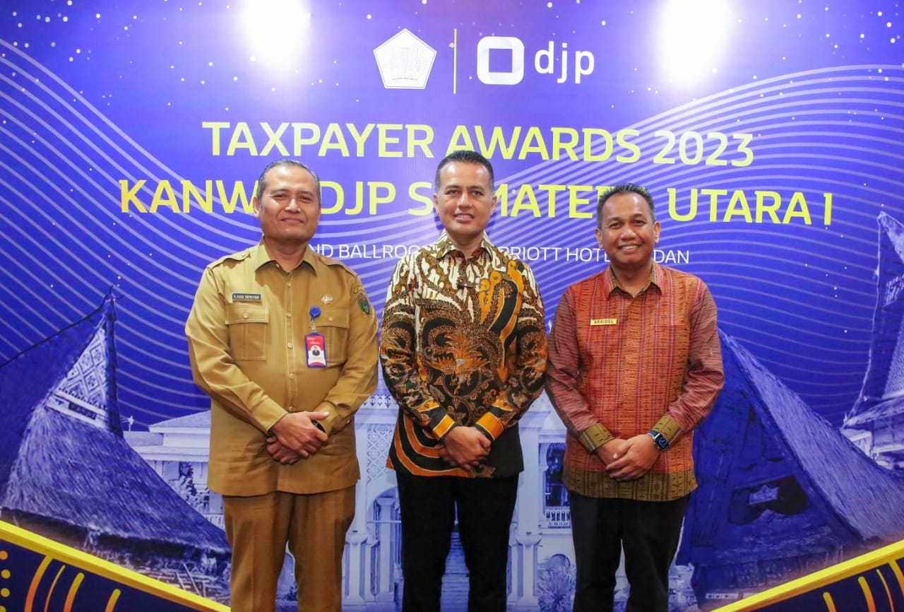 ijeck-terima-penghargaan-di-taxpayer-awards-kanwil-djp-sumut