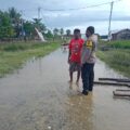 polres-teluk-bintuni-melalui-bhabinkamtibmas-polsek-aranday-tinjau-lokasi-banjir-di-distrik-yakora-teluk-bintuni