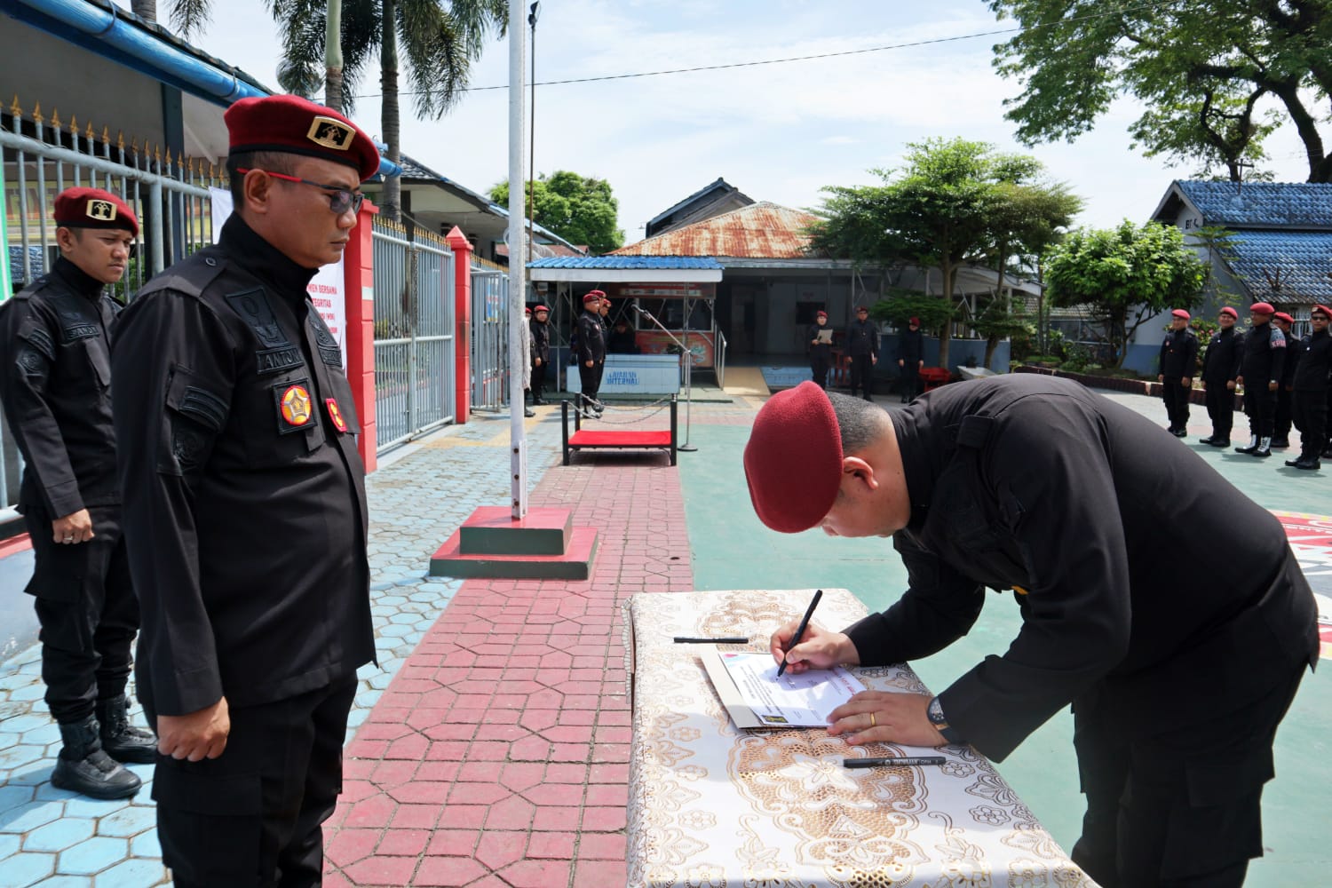 lapas-tebing-tinggi-laksanakan-penandatanganan-komitmen-bersama-pembangunan-zi-tahun-2024