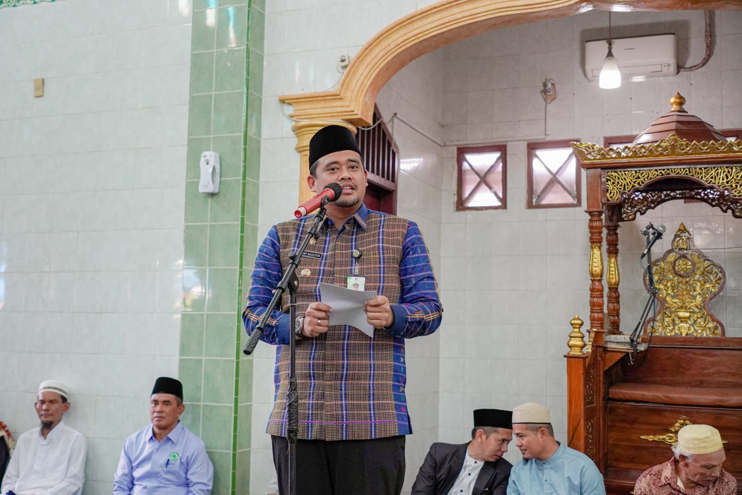 tak-hanya-pusat-kegiatan-keumatan,-bobby-nasution-ingin-masjid-mandiri-bantu-warga-sekitar