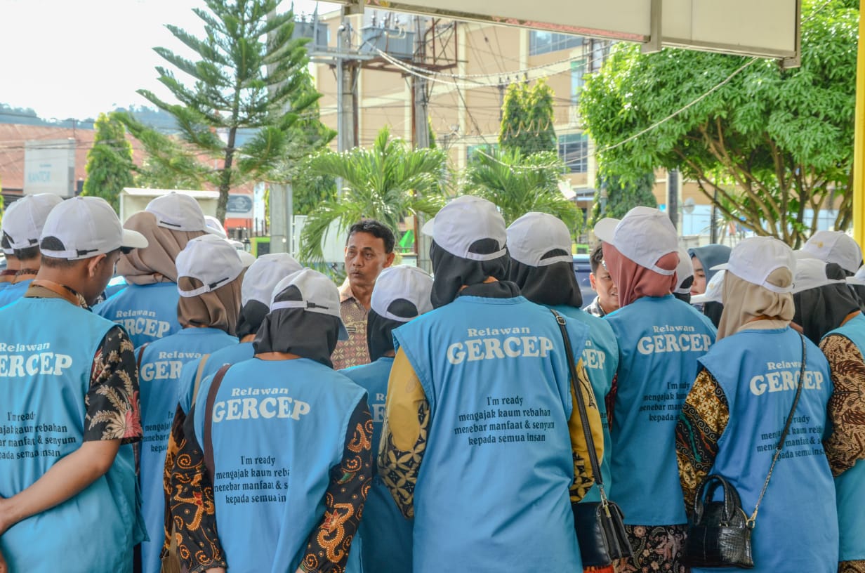 pemerintah-kota-padangsidimpuan-lepas-relawan-komunikasi-gerakan-amal-cepat-(gercep)-menuju-samosir