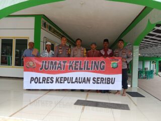 wakapolsek-kep-seribu-utara-bersama-tokoh-agama-gelar-jumat-keliling-di-masjid-terjauh-kepulauan-seribu