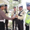 sembari-patroli,-personil-subdit-gakkum-ditlantas-polda-riau-giat-cooling-system-guna-sukseskan-pemilu-2024