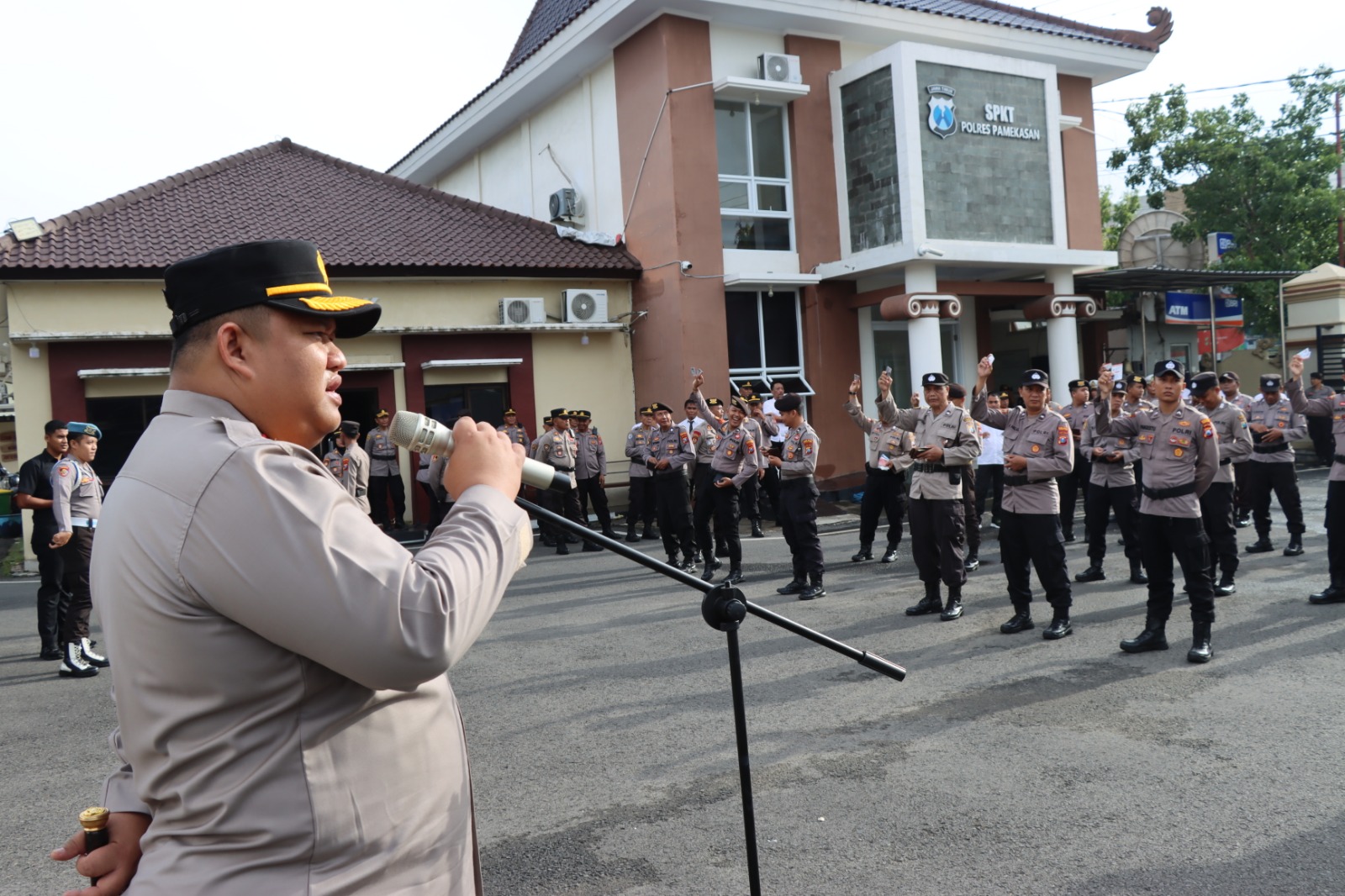 meminimalisir-pelanggaran,-kapolres-pamekasan-sidak-gaktibplin-anggota