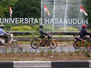 Rektor Unhas Kukuhkan Tiga Profesor Baru dari Fakultas Kedokteran dan FKM