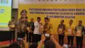 rups-bank-kalsel,-gubernur-kalsel-serahkan-dokumen-penyaluran-dbh-kabupaten/kota-se-kalsel