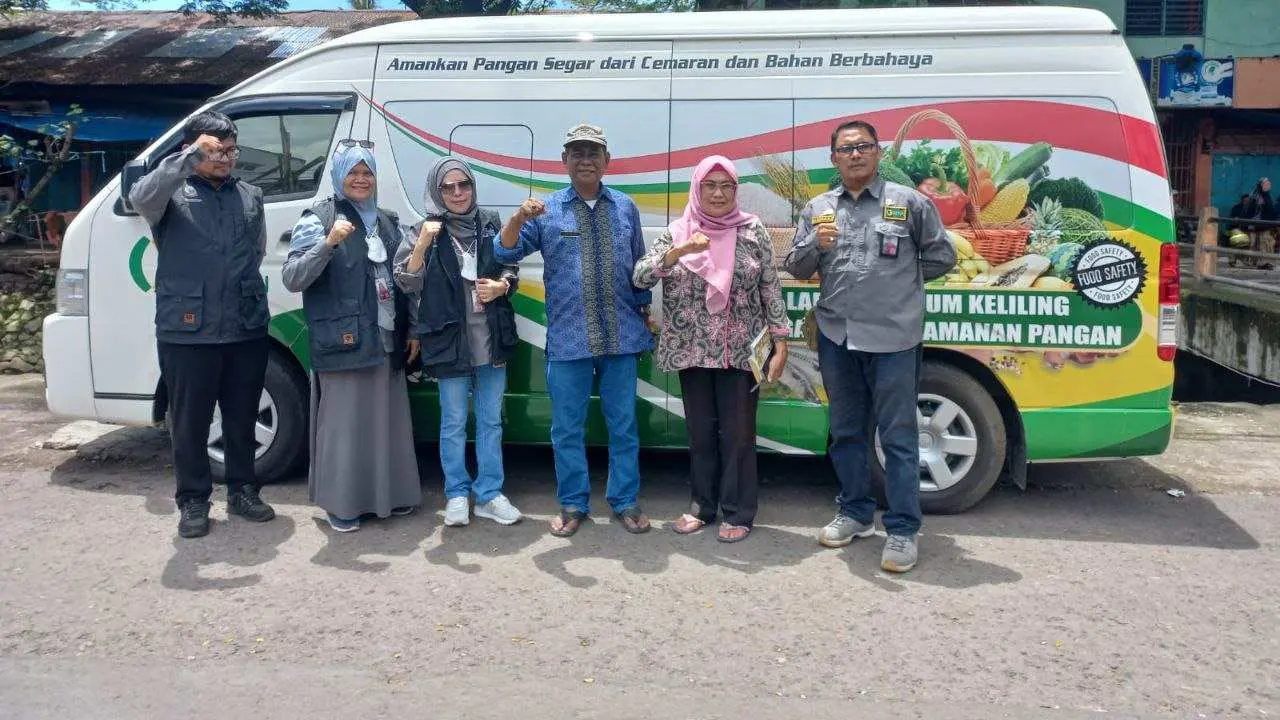 dkp-sulsel-lakukan-pemeriksaan-dan-pengawasan-keamanan-pangan-segar-di-pasar-sambung-jawa