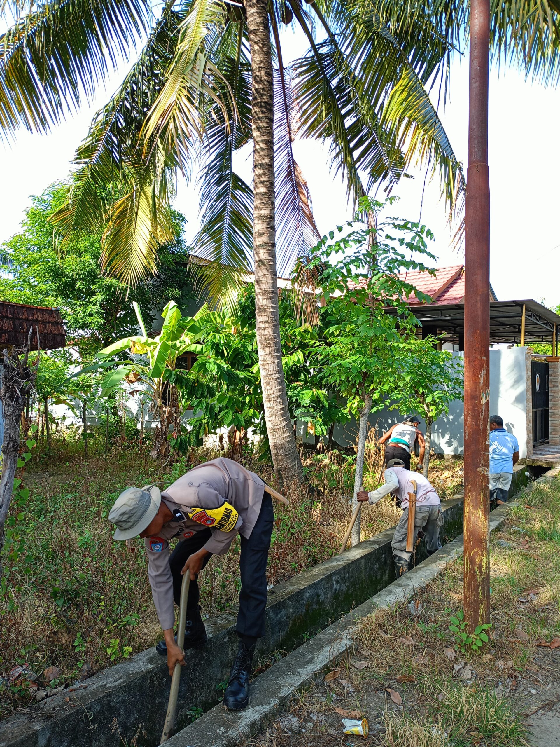 bhabinkamtibmas-polsek-wonomulyo-laksanakan-kerja-bakti