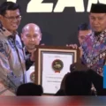 komitmen-wujudkan-makassar-zero-stunting,-danny-pomanto-raih-penghargaan-tokoh-pemberdayaan-2023